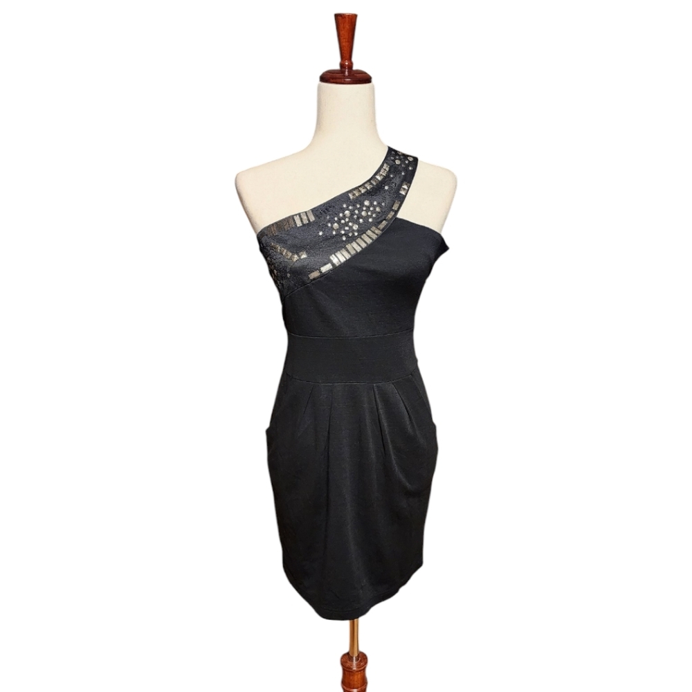 Elegant Black One-Shoulder Dress